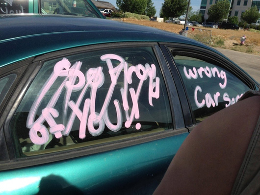 6. Proud girlfriend apologizes for her big mistake.