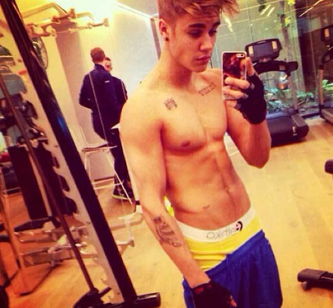 Gym selfies.